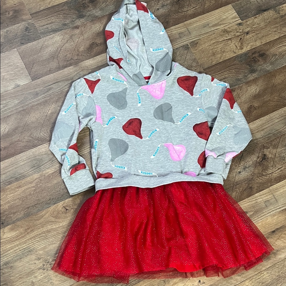 Kids sparkly Hershey kisses ❤️ dress sz M 7-8